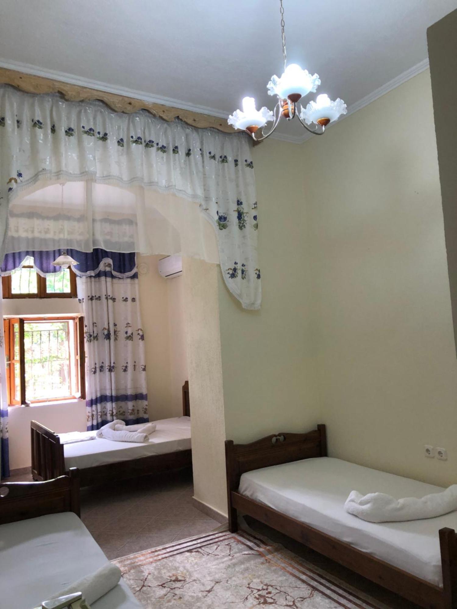 Stone Pazar Guest House Gjirokastër Exterior foto