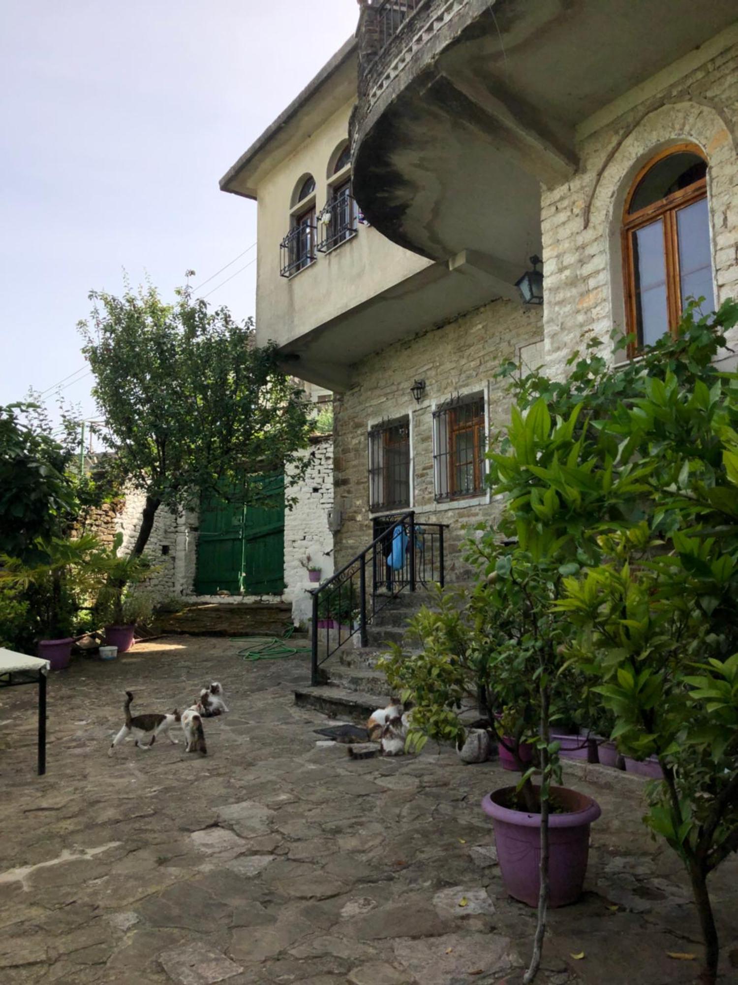Stone Pazar Guest House Gjirokastër Exterior foto